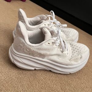 HOKA clifton 9 White shoes Size 8D